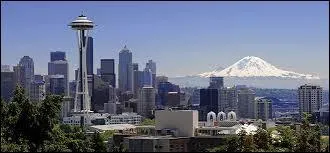 Quelle grande ville de l'Ouest américain est desservie par l'aéroport de Tacoma ?