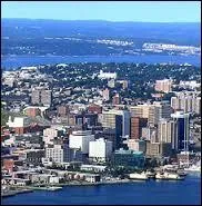 Laquelle de ces capitales de province ou de territoire n'est pas située sur une île ?