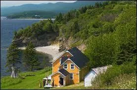 Quel parc national québécois se situe en Gaspésie ?