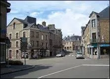 Nous traversons la vile Mayennaise de Lassay-les-Châteaux. Nous nous trouvons en région ...