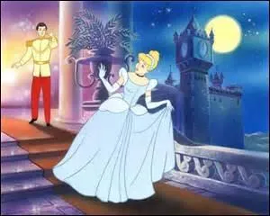 Quel est le prénom de la gouvernante au palais royal ?