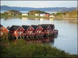 Si vous effectuez une traversée maritime entre Helsinki et Stockholm, par quel archipel passerez-vous ?