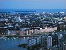 Dans quelle ville pouvez-vous flâner sur l'"Esplanade", photographier le monument Sibelius et vous recueillir dans l'"Eglise sous la Roche" ?