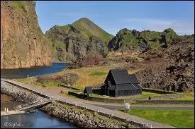 Lequel de ces archipels ne fait pas partie du territoire norvégien ?