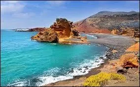 Parmi ces îles de l'archipel des Canaries, laquelle est sortie de l'océan en premier lieu ?