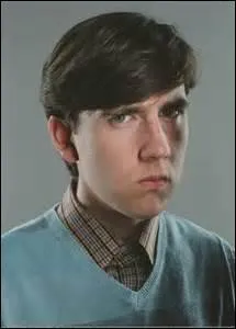 Qui, de ces personnages, effraie le plus Neville ?