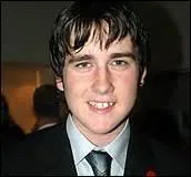 Avec qui Neville se mariera-t-il ?