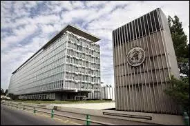 La gestion du risque pandémique se fait à l'échelle mondiale sous l'égide de :