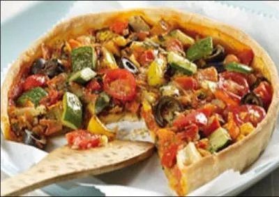 Il y a des poivrons, des courgettes, des olives, des aubergines et des tomates. Comment pourrait-on l'appeler ?