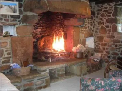 Novembre par tous les temps, le bois dans la cheminée est... !