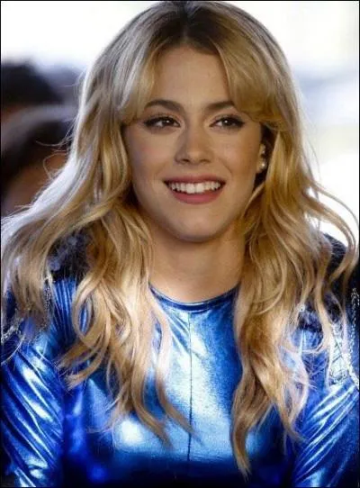 Quelle chanson chante-t-elle dans cette tenue ?