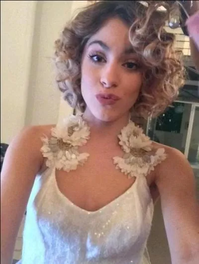 Pourquoi s'est-elle habillée comme cela ?