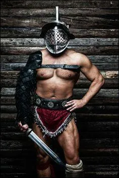 Les hommes politiques ont pour habitude d'embaucher des voyous et des gladiateurs, pour alimenter les rivalités à Rome.