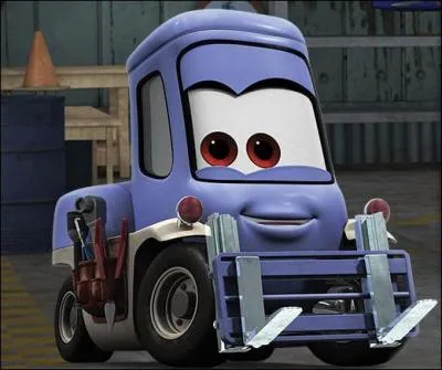 Qui est cette mécanicienne professionnelle qui répare le héros ?