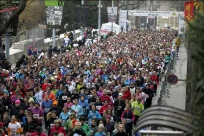 Depuis quand la course de l'Escalade en vieille ville de Genève a-t-elle lieu ?