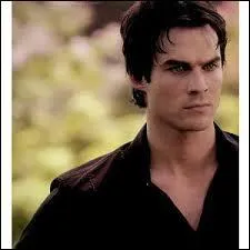 Au début de la saison 1, Damon veut à tout prix libérer Katherine de la crypte où il la croit enfermée. Pourquoi Stefan et Elena s'opposent-ils à son plan ?