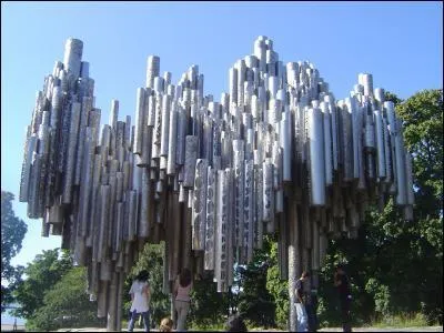 Comment s'appelle ce monument plus qu'original ?