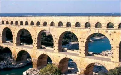 Comment s'appelle ce pont romain ?