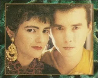 "Tes états d'âme sont pour moi Eric. 
Comme les états d'Amérique" est le début du refrain d'un tube des années 80. 
C'est la chanson la plus connue du groupe composé d'Eric Tabuchi et Rachel Ortas. De quel groupe s'agit-il ?