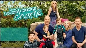 Qui est la star de "Bonne chance Charlie" ?