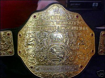 A quel est ge est-il devenue le plus jeune champion du monde de l'histoire de la WWE ?
