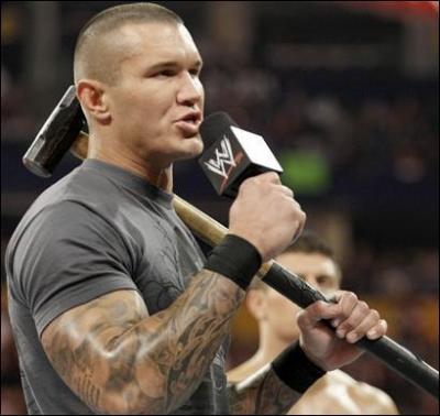 Et sur son avant-bras gauche ?