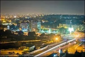 Quel est le nom de ce quartier très chic où se trouvent bon nombre d'organisations privées ?