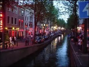 Laquelle de ces dates ne correspond pas à un incendie d'Amsterdam ?