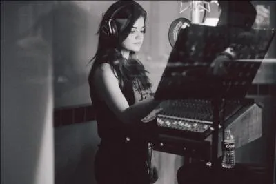 À quel âge a-t-elle commencé à prendre des cours de chant ?