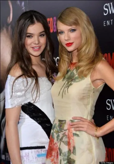 Dès qu'elles se sont vues, elles se sont liées d'amitié. L'interprète de ''22'' apprécie grandement sa présence ainsi que son ego. De qui parlé-je ?