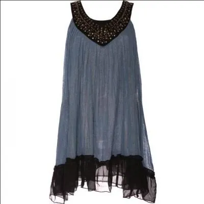 Je vous cède ma petite tunique pour la modique somme de 20  :