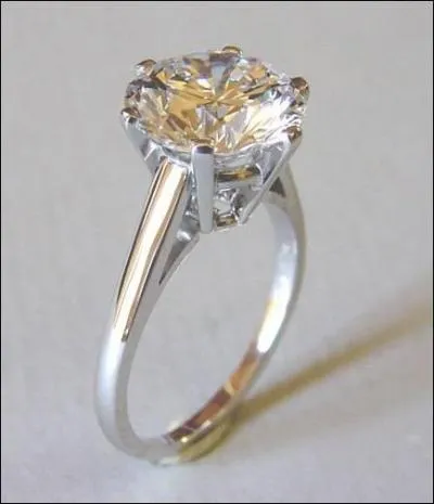 Je me sépare de mon solitaire que vous allez acheter 10 000 euros :