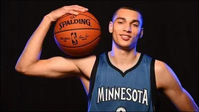 Quel est ce rookie sélectionné par Minnesota à la treizième place lors de la dernière draft ?