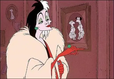 Qui est cette femme au manteau de fourrure ?