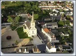 Cette balade se termine dans les airs par le survol de la commune Viennoise de Vouneuil-sur-Vienne. Nous sommes dans le ciel de la région ...
