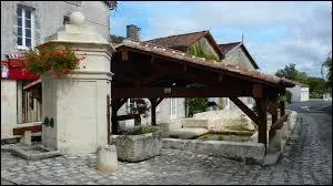 Nous sommes maintenant à Saint-Sulpice-de-Cognac, ville Charentaise située en région ...