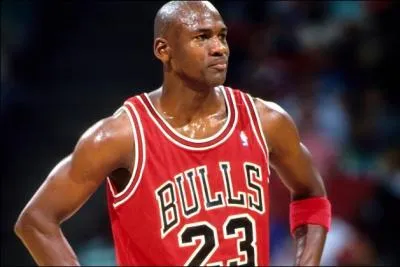 Quelle taille fait Michael Jordan ?