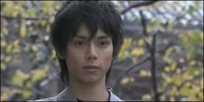 Qui tient le rôle de Yoshi, le collègue et ami de Riku ?