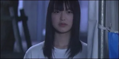 Qu'arrive-t-il &agrave; Hitomi Kenjo avant qu'elle ne rentre au lyc&eacute;e ?