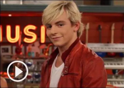 Dans quelle série joue Ross ?