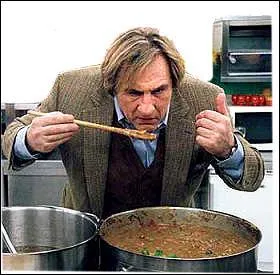 Ces trois premières pubs sont particulièrement nulles. Cependant, parfois, de grands réalisateurs participent à la conception des spots. C'est le cas de David Lynch qui a dirigé Gérard Depardieu pour les pâtes...