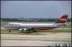 Explosion en plein vol d'un Boeing 747 de la TWA sur la ligne New York-Paris. C'était en ...