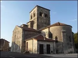 Un petit par passage par Chazelles, commune Charentaise située en région ...