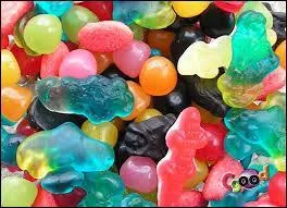 Que demande-t-on aux gens le jour d'Halloween ?