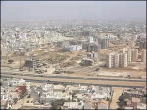 En combien de communes la ville a-t-elle été découpée ?