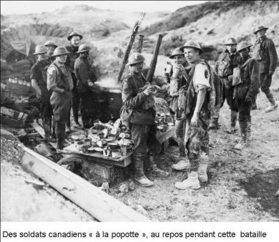 Le 31 juillet débute une immense bataille en Belgique qui opposa surtout les soldats anglais et canadiens. Une armée française participera aussi à ce terrible combat. Il se terminera le 06 novembre. En France, elle est appelée « la 2e bataille des Flandres ». Elle porte aussi le nom de 3e bataille d'Ypres. Mais les Anglais la connaissent surtout sous un autre nom. Quel est-il ?