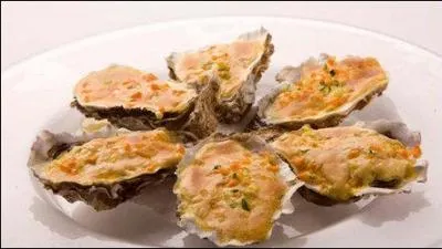 On nous sert des huîtres chaudes au Champagne, que faut-il faire pour les préparer ?