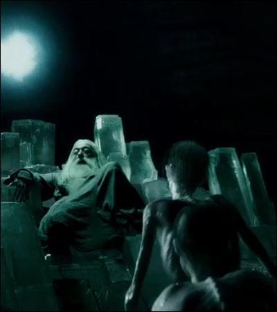 TOP 6 : La scène de la caverne (HP 6).Harry connaît-il un maléfice qui permet de contrer efficacement les Inferi ?