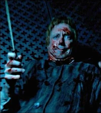 TOP 11 : Le rêve d'Harry - L'attaque de Mr. Weasley (HP5).
Que fait Arthur Weasley au ministère en pleine nuit ?