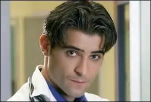 Dans l'épisode 8 de la saison 8, quel est le prénom de la petite amie de Luka ?